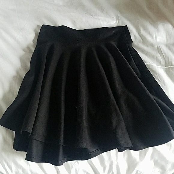 Cute black mini skirt! - Picture 1 of 1